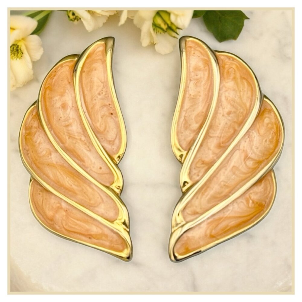 VINTAGE 80s Classic Glamour Gold & Peach Swirl Winged Thick Enamel Stud Earrings
